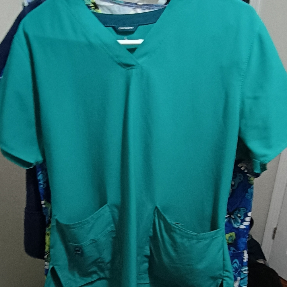 Carhartt scub top